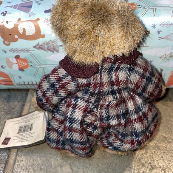 Russ Berrie Vintage Collection Lindsey Bear 44704 Retired plush collector toy - Picture 9 of 9